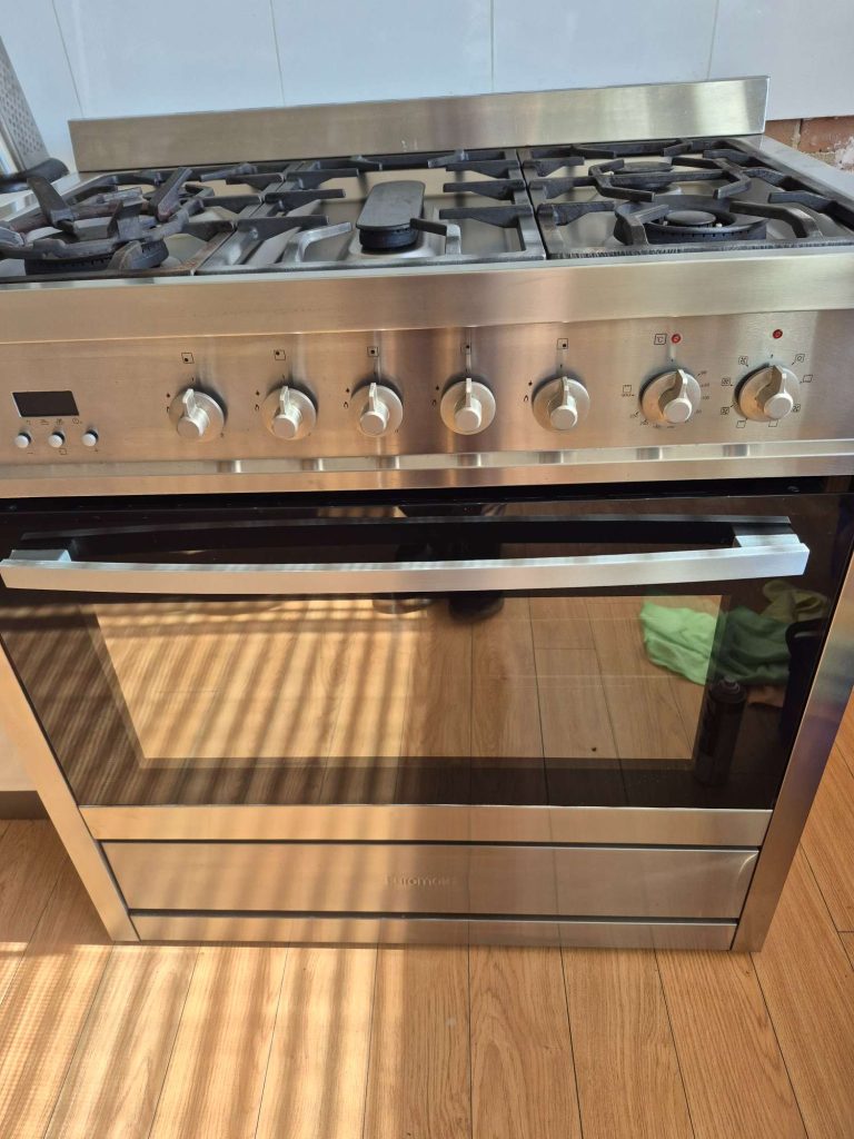 Stainless steel freestanding oven after a professional deep oven clean in Falcon, Mandurah by Perth Oven Clean